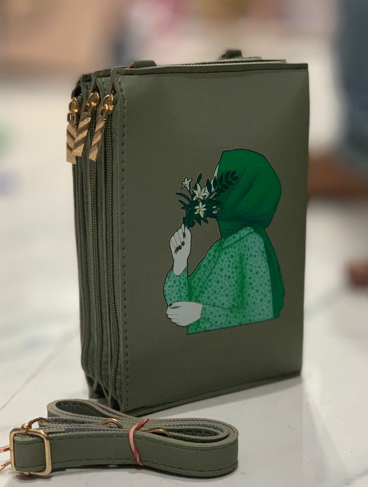 Hijaaabeees mobile pouch